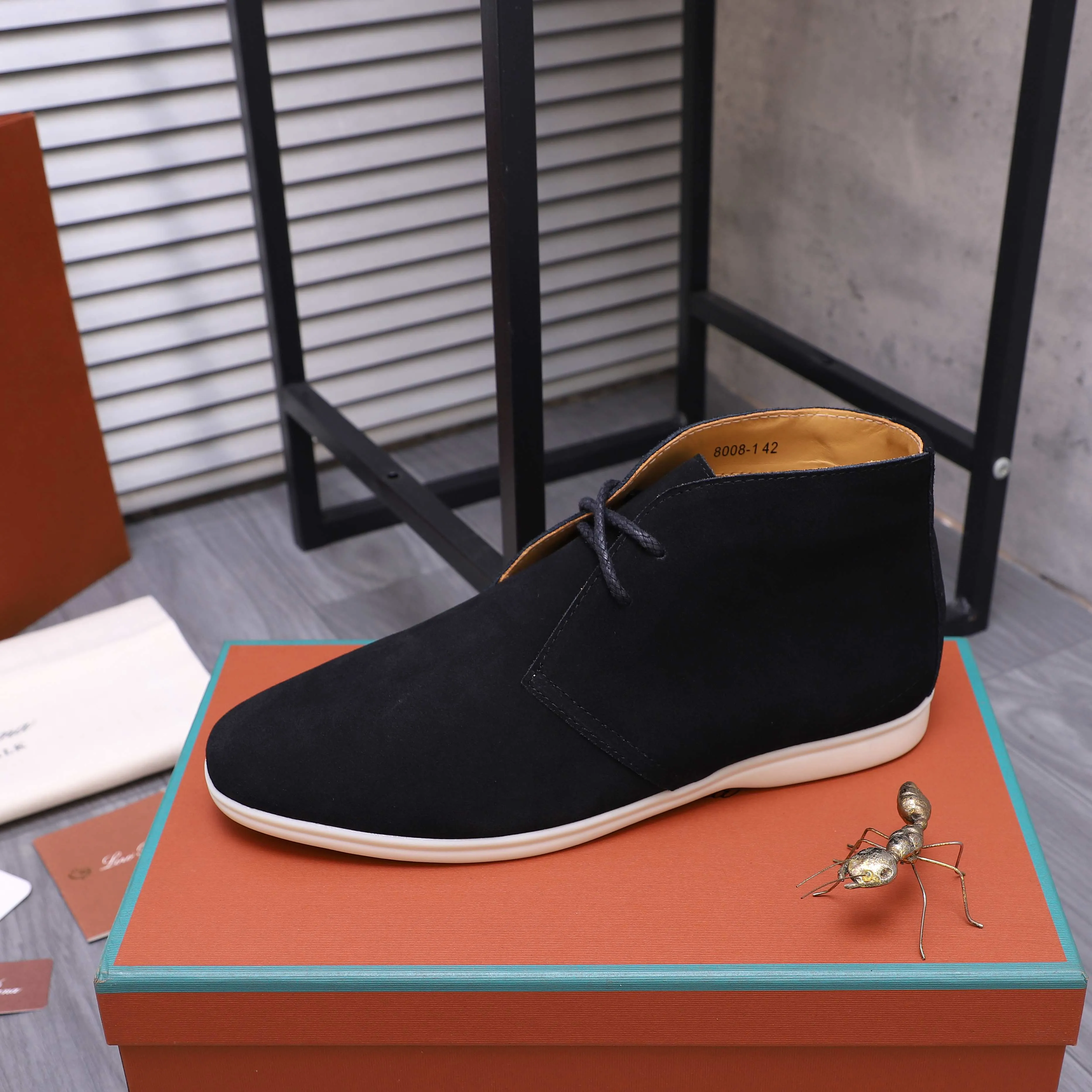 Men's shoes 💰442 Product trademark: Loro Men's shoes 💰iana "nuoyoupianran" high-top casual shoes Regular size: 38-45 (custom-made 45 non-returnable) Product materials: Selected frosted cowhide upper, cowhide lining, original outsole